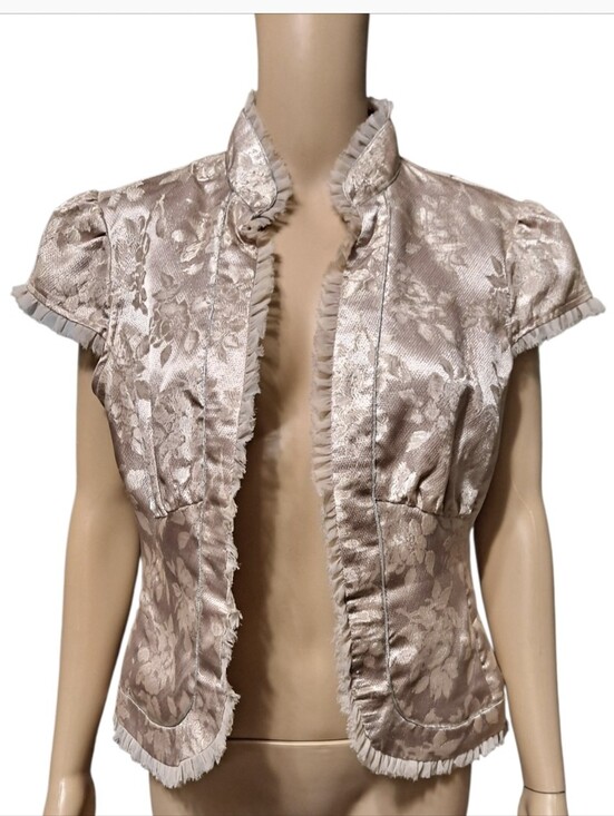 Bisou Bisou Tops - Bisou Bisou Feminine Short Sleeve Lace-Pattern Satin Bolero Jacket in Blush